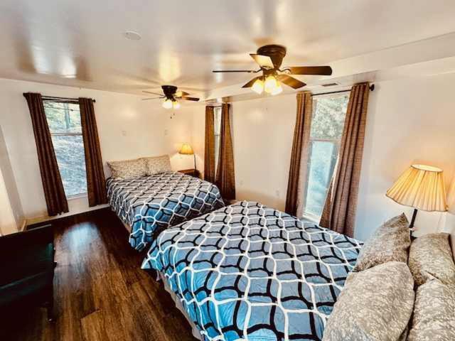 Views Inside Yosemite-Timber Lodge-Sleeps 6 โยเซมิตีเวสต์ ภายนอก รูปภาพ